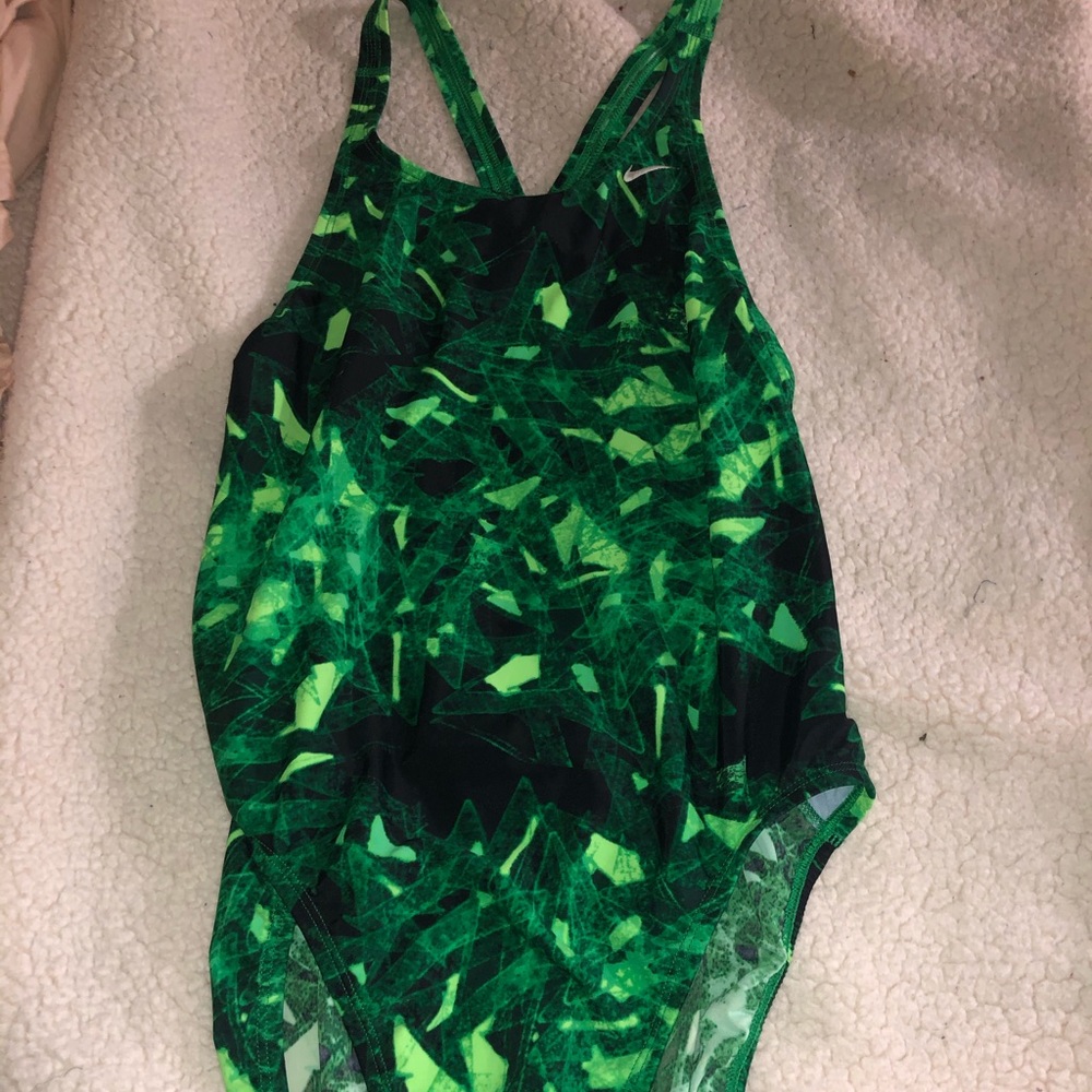 Nike Gemstone Fastback Tank Swimsuit - Court Green